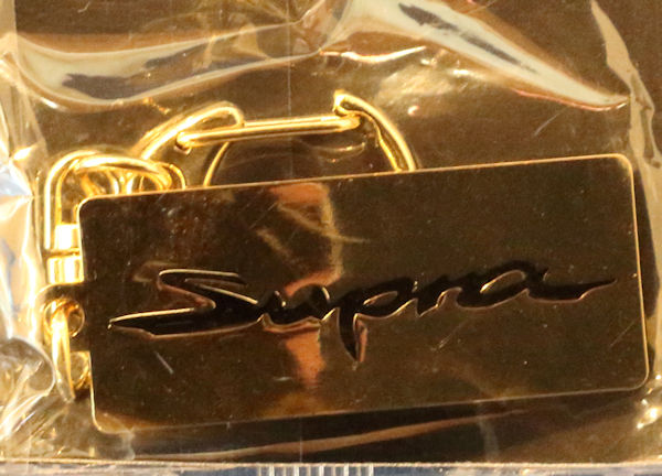 �L�[�z���_�[